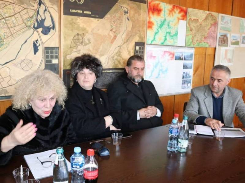 მუნიციპალიტეტისა და სამხარეო ადმინისტრაციის ხელმძღვანელები  ინფრასტრუქტურული...